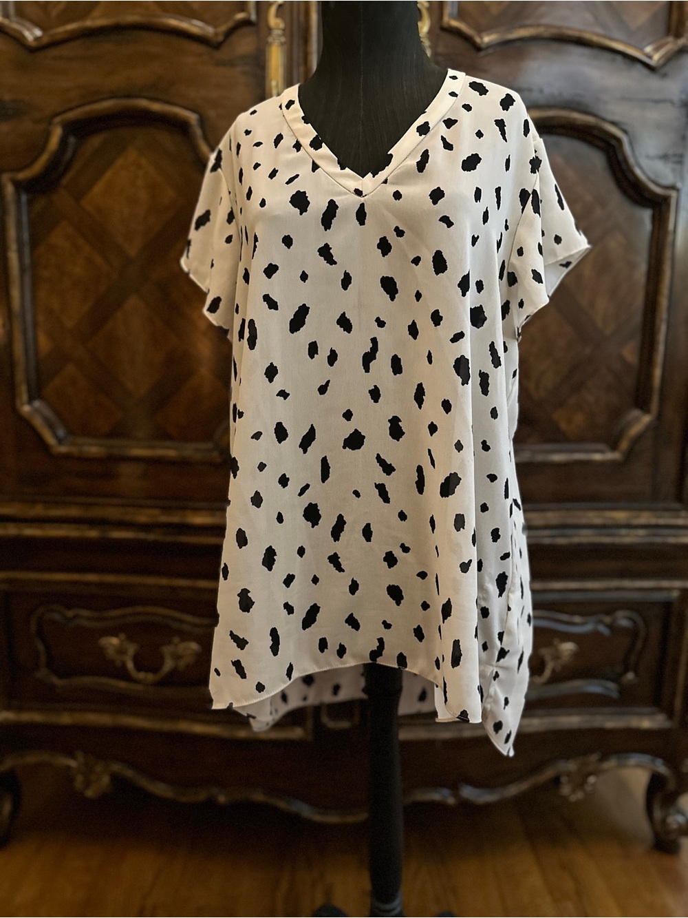 Everleigh Ivory V-Neck Tunic with Black Dalmatian Spots